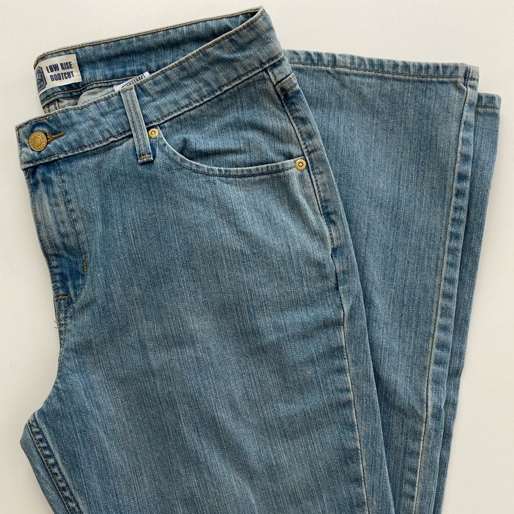 Women’s Levi’s bootcut jeans. SIZE 14 long.